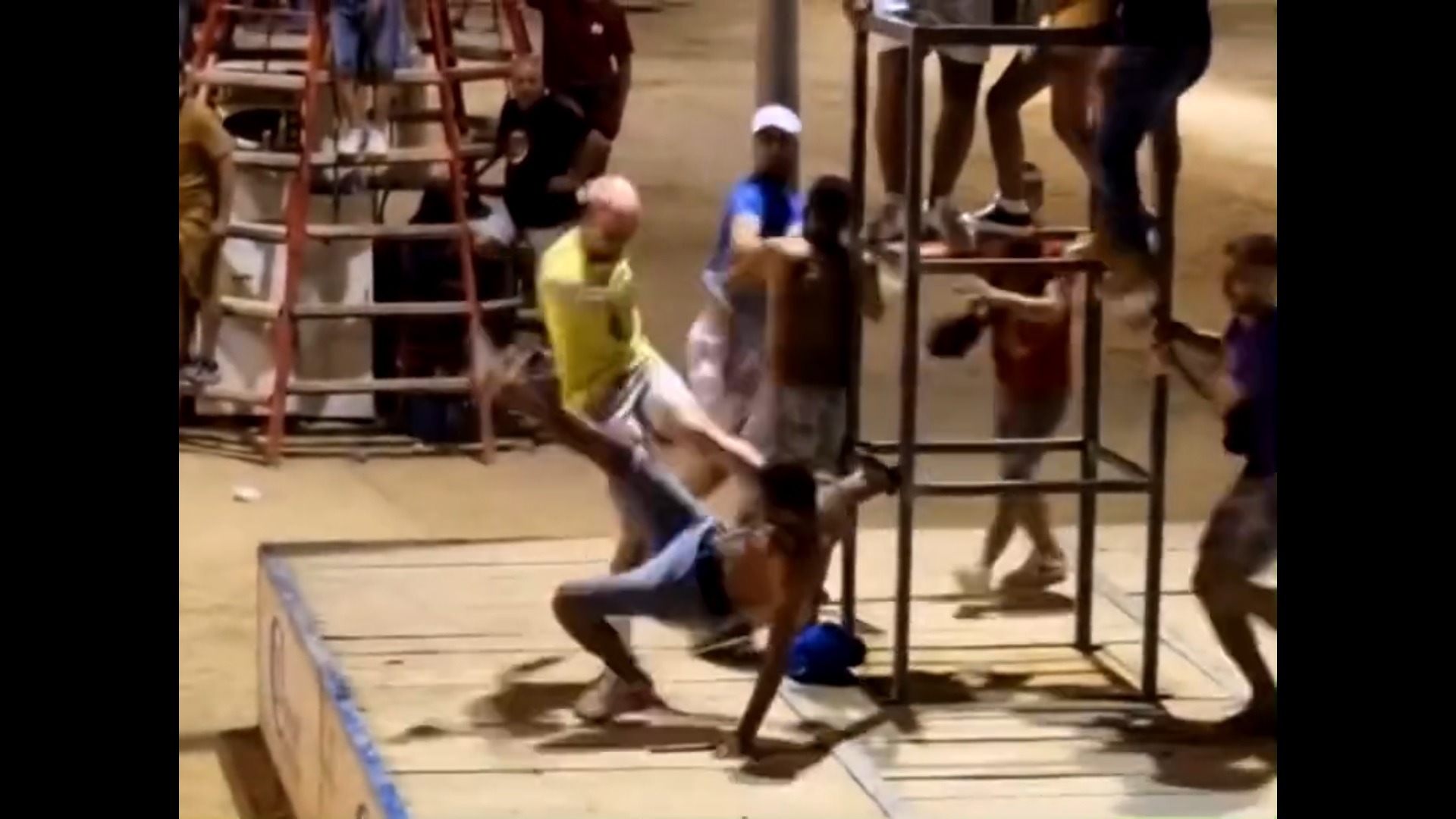 Los festejos taurinos del Puerto de Sagunto acaban en una lamentable pelea