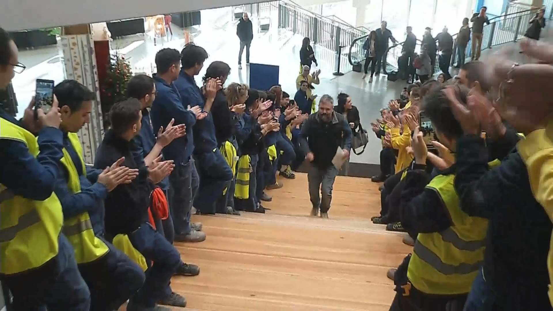 Emotiva reapertura de IKEA Alfafar tras la DANA